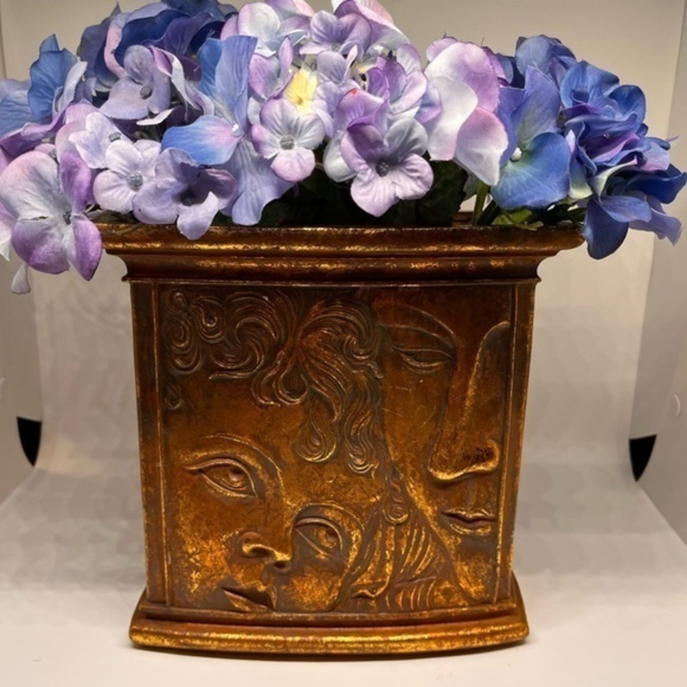 Vintage embossing 3d gilded vase Madonna with Child